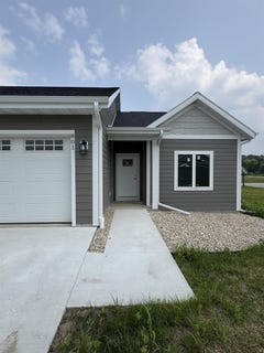 /international/us/801-vineyard-court-cambridge-wi-110101365477/
