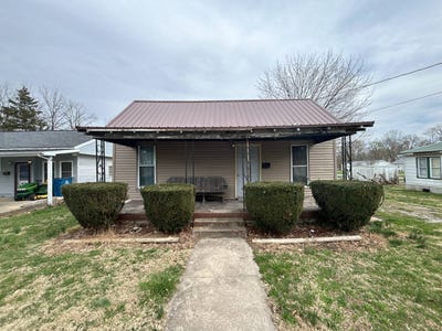 /international/us/408-se-7th-st-fairfield-il-110098281932/