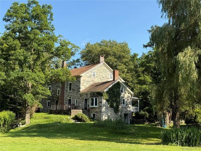 /international/us/510-decker-road-wallkill-ny-110107898145/