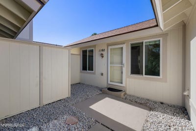 /international/us/1160-freddie-court-reno-nv-110109069839/