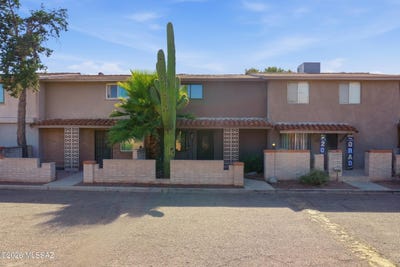 /international/us/1246-s-camino-seco-tucson-az-110108439319/