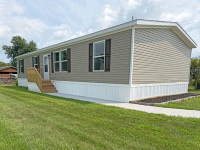 /international/us/14876-washington-road-west-burlington-ia-110109701570/