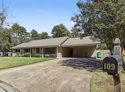 /international/us/109-eastwood-drive-columbus-ms-110119995580/