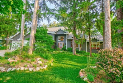/international/us/1005-spruce-drive-hudson-wi-110108195200/