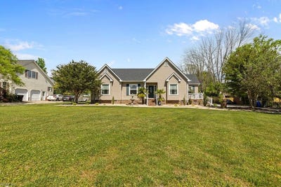 /international/us/100-crescent-drive-franklin-va-110109457186/