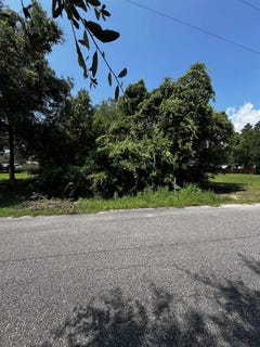 /international/us/138-illinois-street-lanark-village-fl-110105764769/