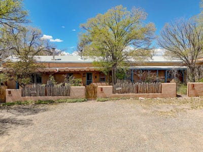 /international/us/124-la-loma-plaza-taos-nm-110107287853/