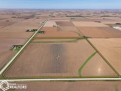 /international/us/14018-150th-st-elma-ia-110120413898/
