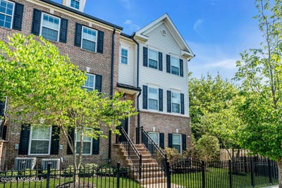 /international/us/24-catherine-street-red-bank-nj-110108189443/