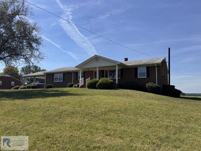 /international/us/1992-whitmell-school-rd-dry-fork-va-110120423788/
