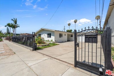 /international/us/13603-chadron-ave-hawthorne-ca-110108821998/