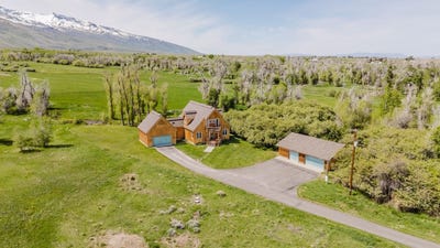 /international/us/1225-country-lane-lamoille-nv-110099304597/