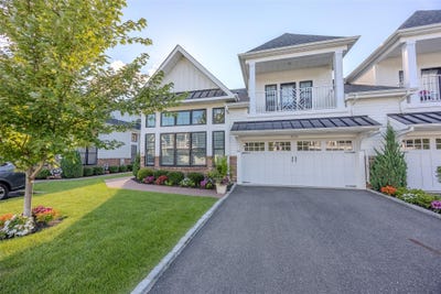 /international/us/82101-spruce-pond-circle-plainview-ny-110097706752/?lang=en