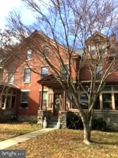 /international/us/317-e-lancaster-avenue-downingtown-pa-110106072213/