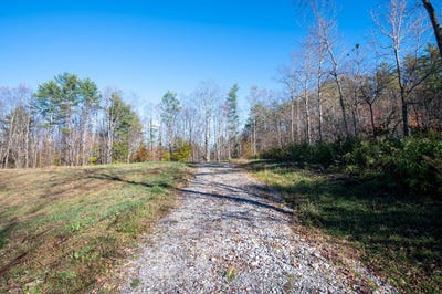 /international/us/2366-middletown-road-londonderry-vt-110102817266/