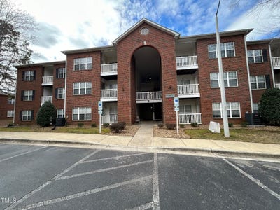 /international/us/1647-kenmore-drive-clayton-nc-110097859228/