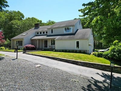 /international/us/20-copperfield-avenue-easton-ma-110108574483/