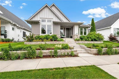 /international/us/11418-sunflower-lane-n-lake-elmo-mn-110108876580/