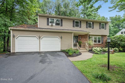 /international/us/25-palmer-terrace-wilton-ny-110119492642/