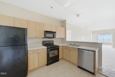 /international/us/102-campus-walk-trail-elon-nc-110108987749/