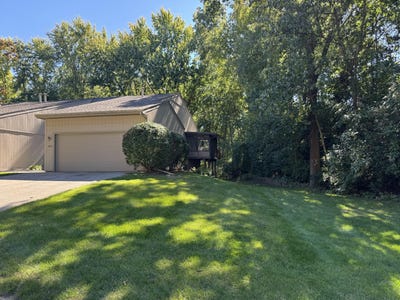 /international/us/4799-rockvalley-drive-ne-grand-rapids-mi-110119957326/