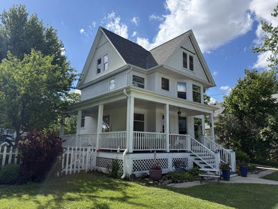 /international/us/431-n-milwaukee-st-port-washington-wi-110109112858/