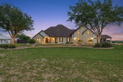 /international/us/1260-county-road-3651-sandia-tx-110107314138/