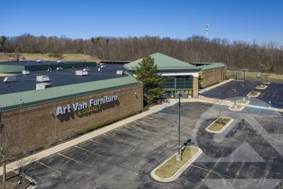 /international/us/4273-alpine-avenue-nw-comstock-park-mi-110100427105/