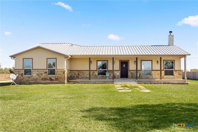 /international/us/381-schneider-road-seguin-tx-110108450645/