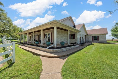 /international/us/465-austin-hines-drive-china-spring-tx-110102707630/