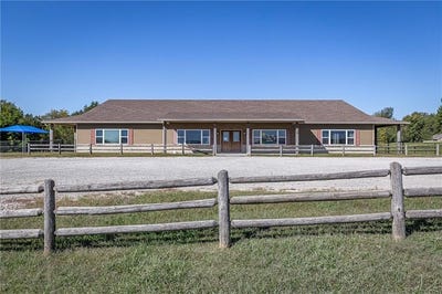 /international/us/3536-nw-gower-road-gower-mo-110101451169/