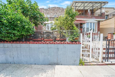 /international/us/2168-37th-street-astoria-ny-110120483108/