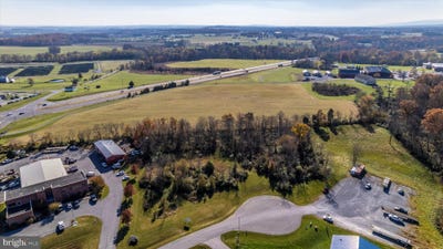/international/us/creamery-way-emmitsburg-md-110083412897/