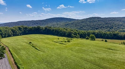 /international/us/l14-02-hinman-road-cooperstown-ny-110119361235/