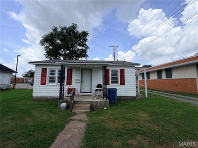 /international/us/301-303-king-avenue-portageville-mo-110108738931/
