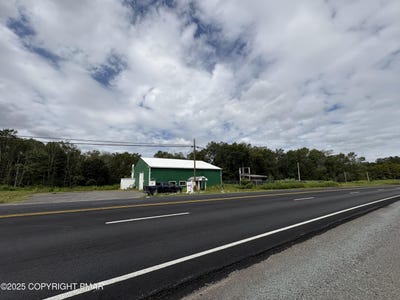 /international/us/109-drinker-turnpike-sr-435-clifton-township-pa-110101832192/