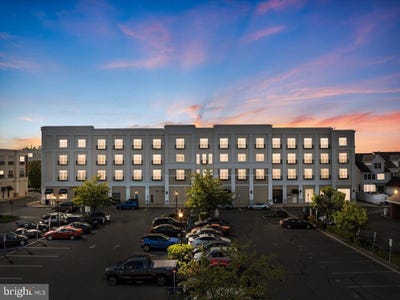 /international/us/2-n-commerce-square-robbinsville-nj-110107192161/