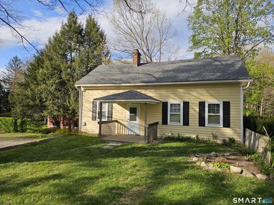 /international/us/17-pleasant-street-woodbury-ct-110107439218/