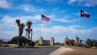 /international/us/tbd-y-o-ranch-rd-nw-mountain-home-tx-110105035944/