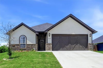 /international/us/214-clover-circle-weatherford-tx-110108384791/
