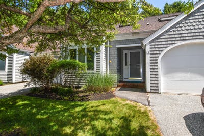 /international/us/12-blueberry-cove-road-yarmouth-me-110100470297/