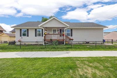 /international/us/423-10th-street-nw-cedar-rapids-ia-110108414757/