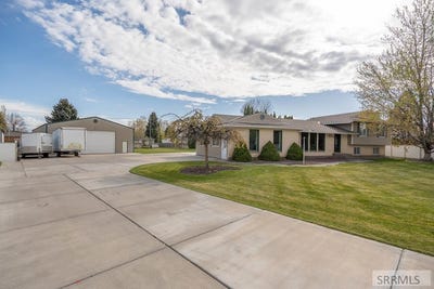 /international/us/2830-s-ross-avenue-ammon-id-110107653981/