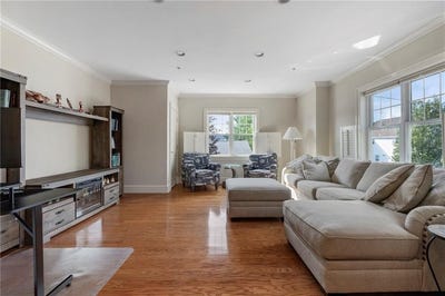 /international/us/50-clemence-street-cranston-ri-110107784439/