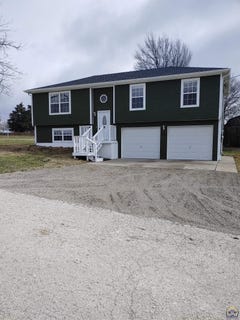 /international/us/500-s-summit-st-mclouth-ks-110106227994/