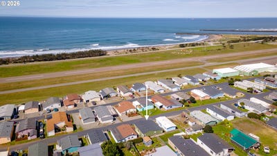 /international/us/94120-strahan-st-goldbeach-or-110105710840/