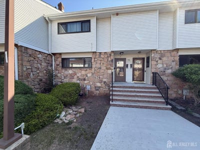 /international/us/918-merritt-drive-hillsborough-nj-110108172388/