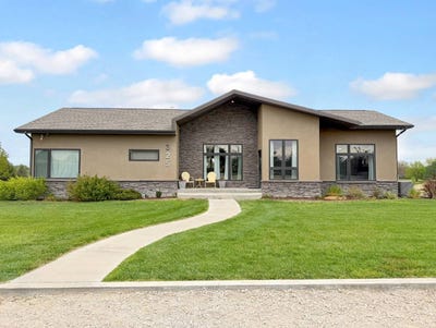 /international/us/325-poplar-st-colby-ks-110107686461/