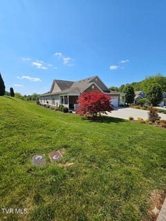 /international/us/11579-meadowood-drive-bristol-va-110108141774/