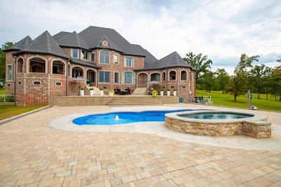 /international/us/140-lake-shore-ln-henderson-tn-110096184688/